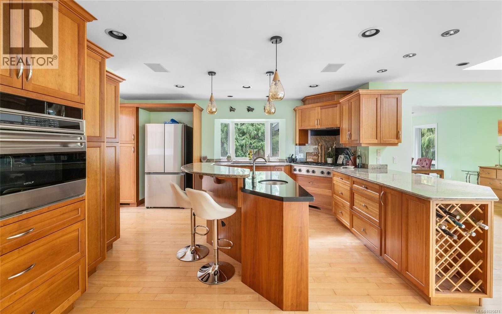 2881 PHYLLIS ST - 12