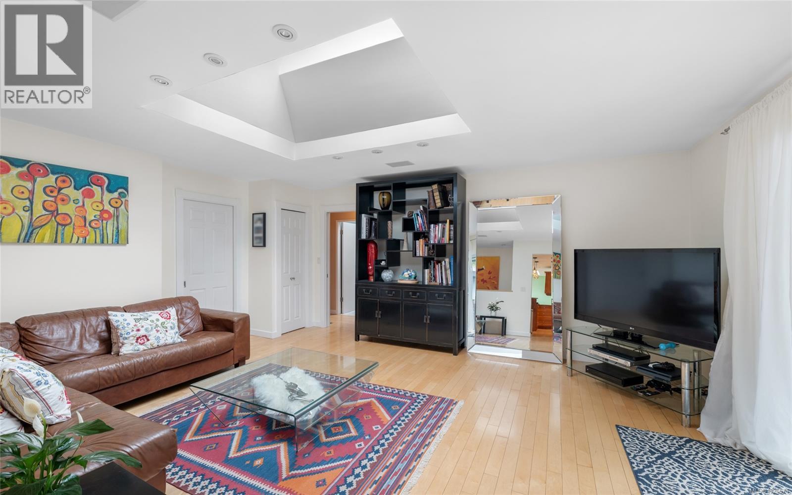 2881 PHYLLIS ST - 17