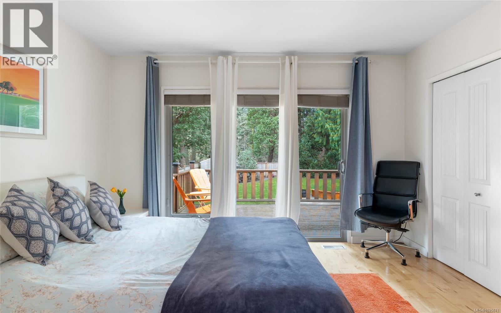 2881 PHYLLIS ST - 27