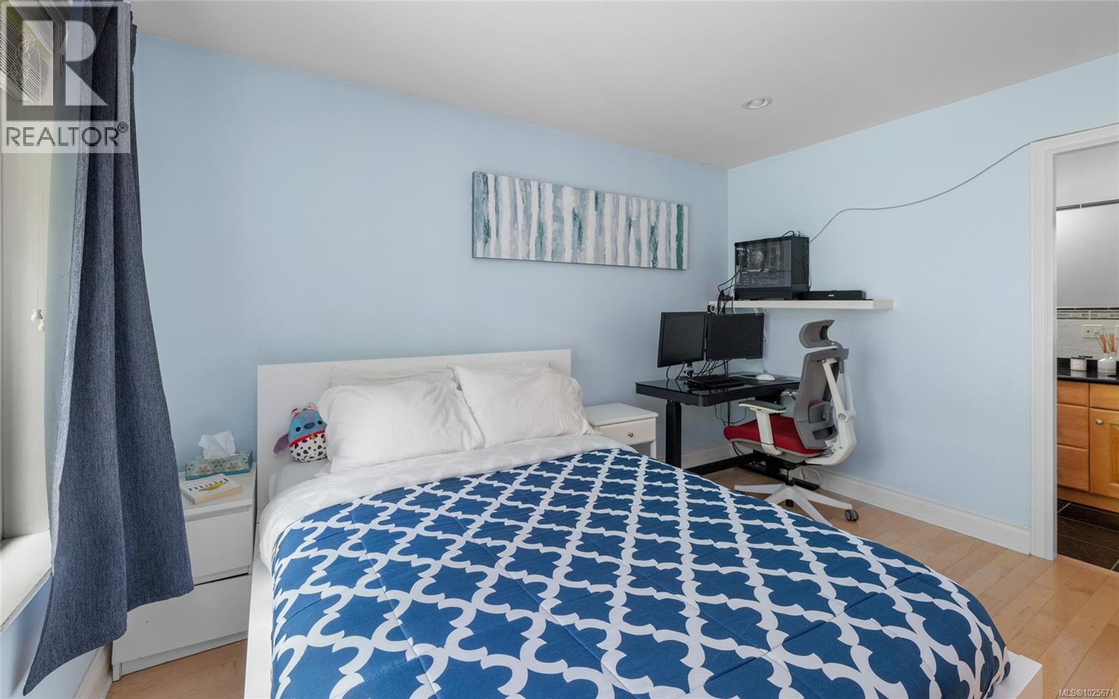 2881 PHYLLIS ST - 30