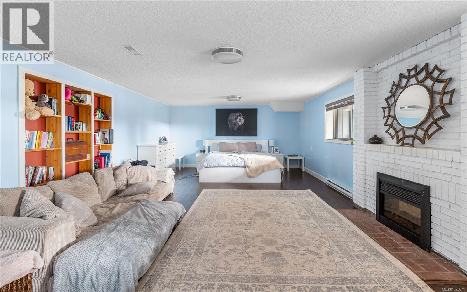 2881 PHYLLIS ST - 41