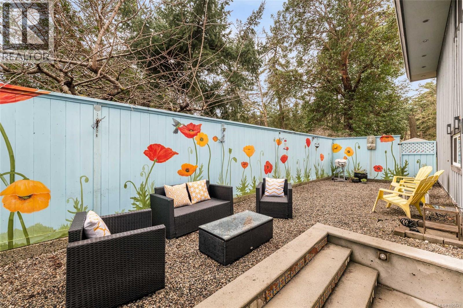 2881 PHYLLIS ST - 47