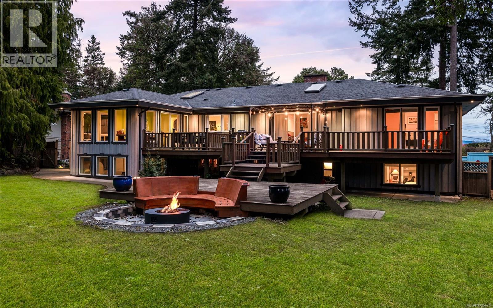 2881 PHYLLIS ST - 75