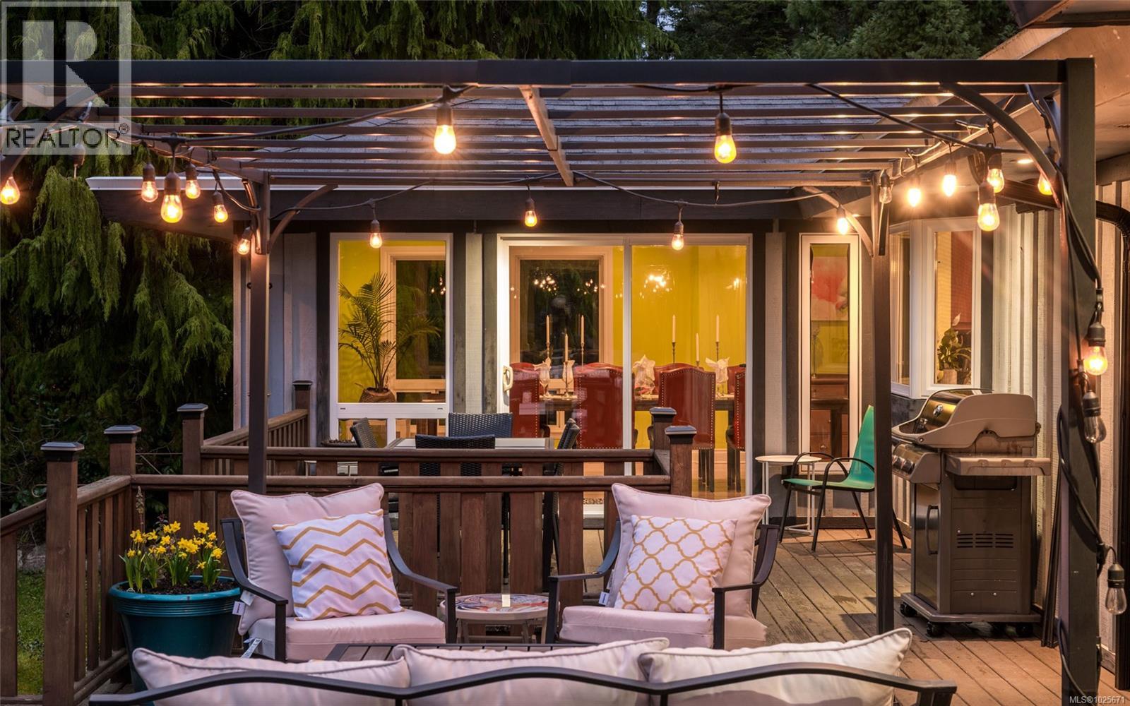 2881 PHYLLIS ST - 79