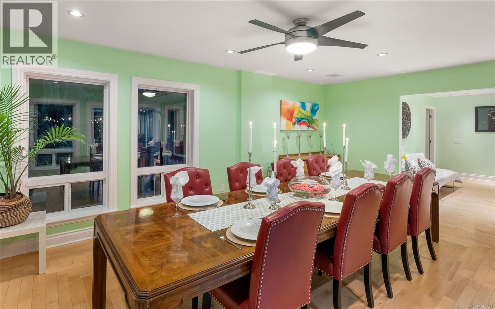 2881 Phyllis St - 85
