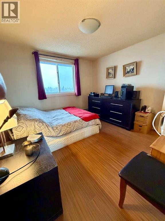 Single Family House for Sale in    Avenue NW Mount Pleasant Calgary 