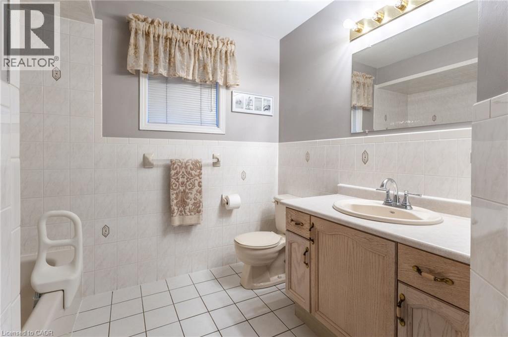 42 HILLGARDEN Drive, Stoney Creek, Ontario, L8J3R3 — Photo 29