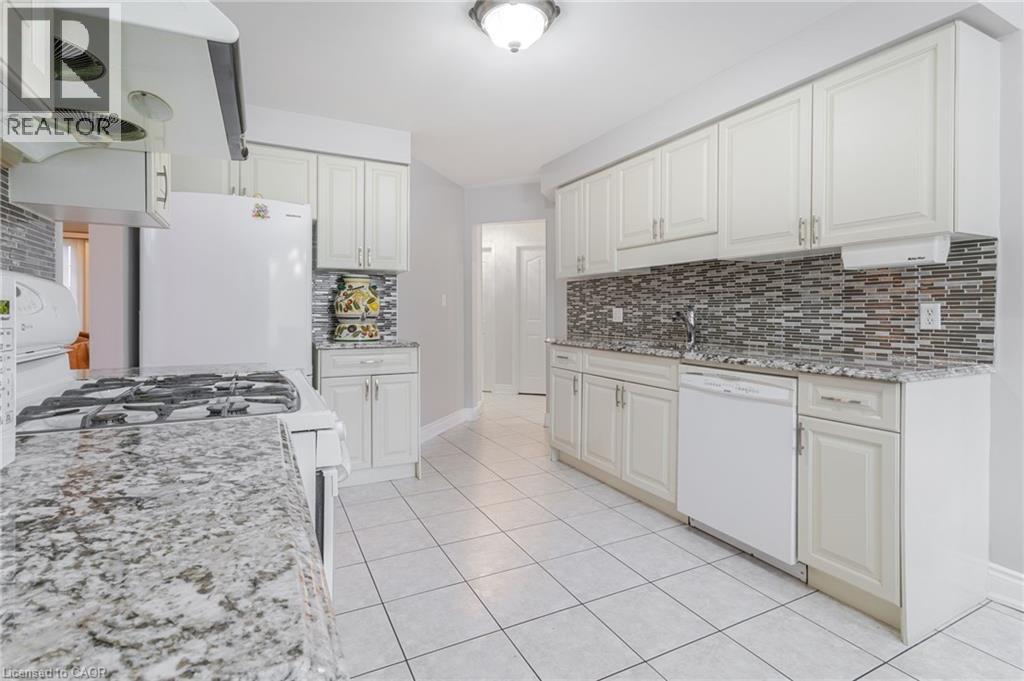 42 HILLGARDEN Drive - 8