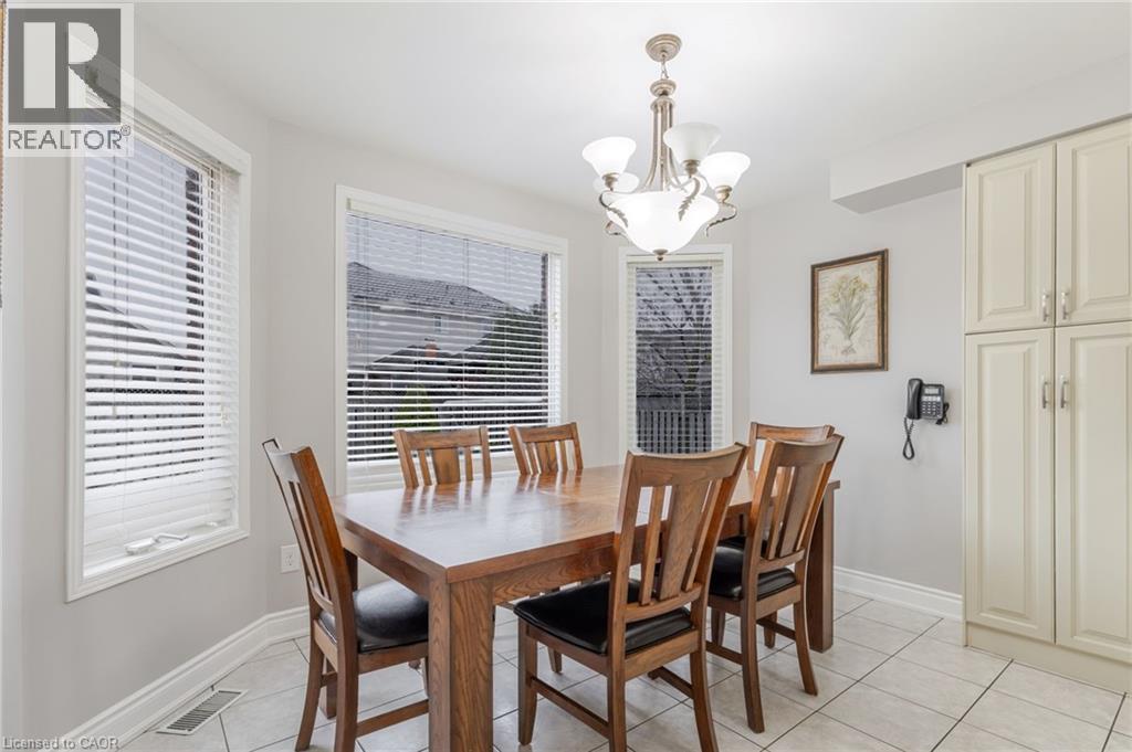 42 HILLGARDEN Drive - 10