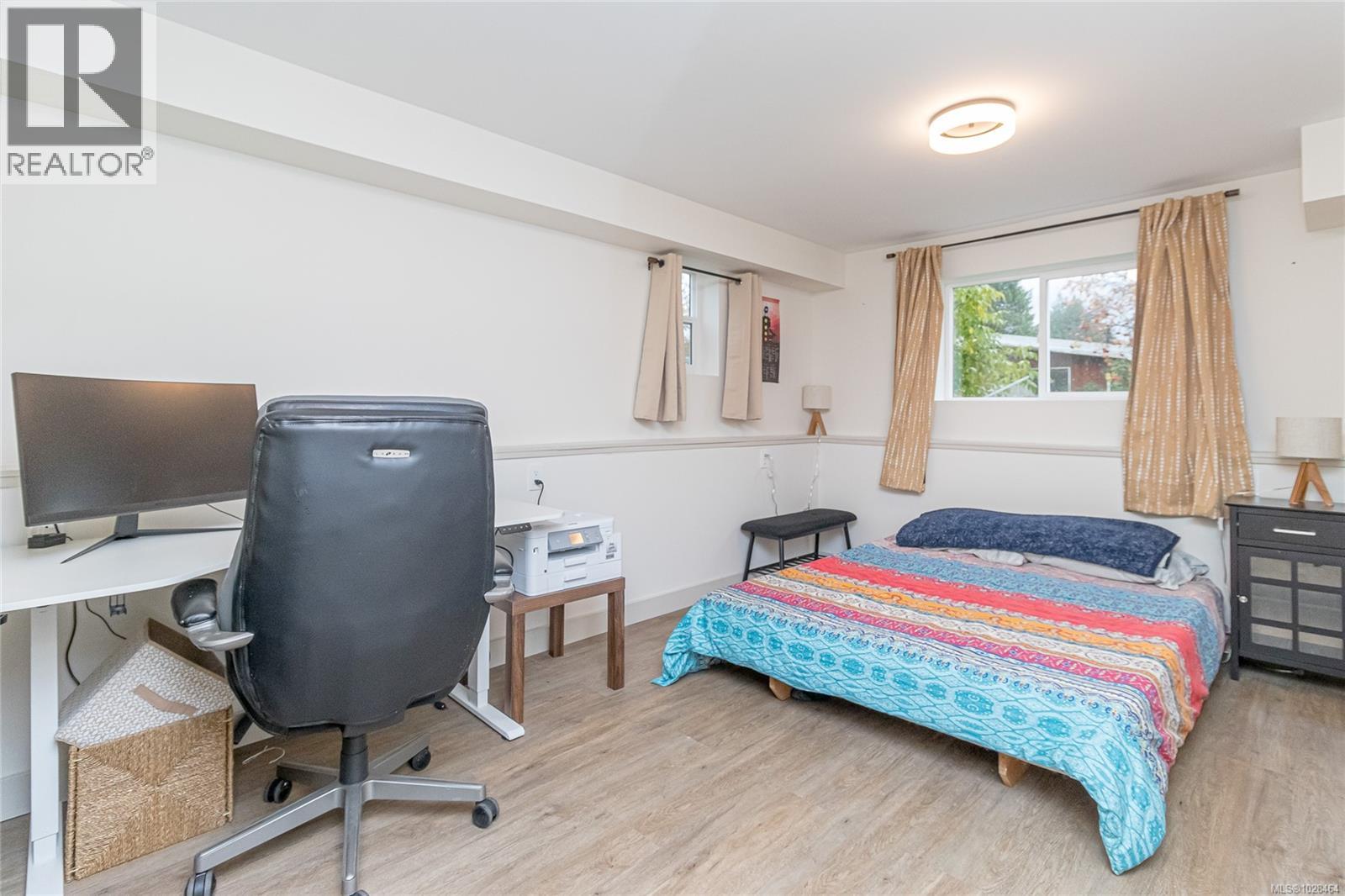 84 Lakeview Ave - 29