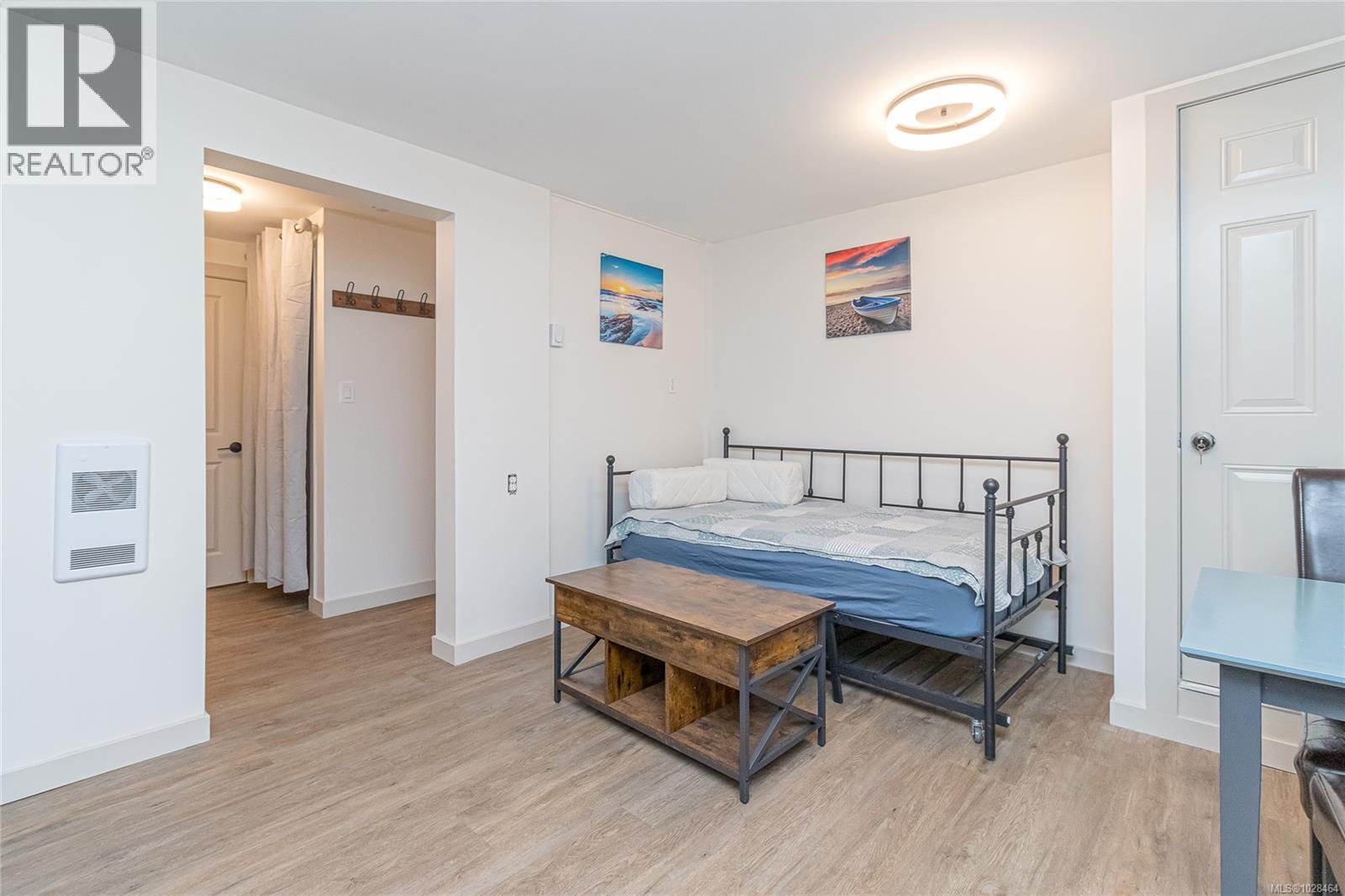 84 Lakeview Ave - 32