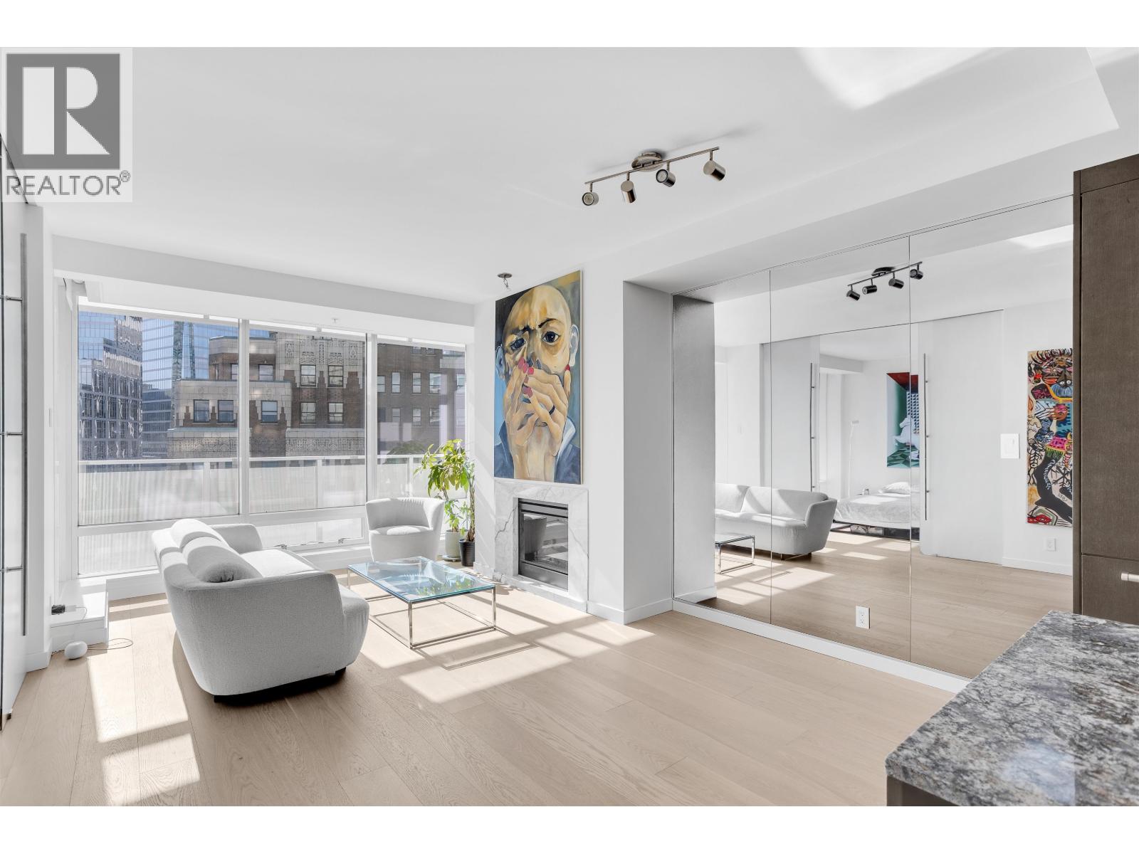 2405 1011 CORDOVA Street - photo 2