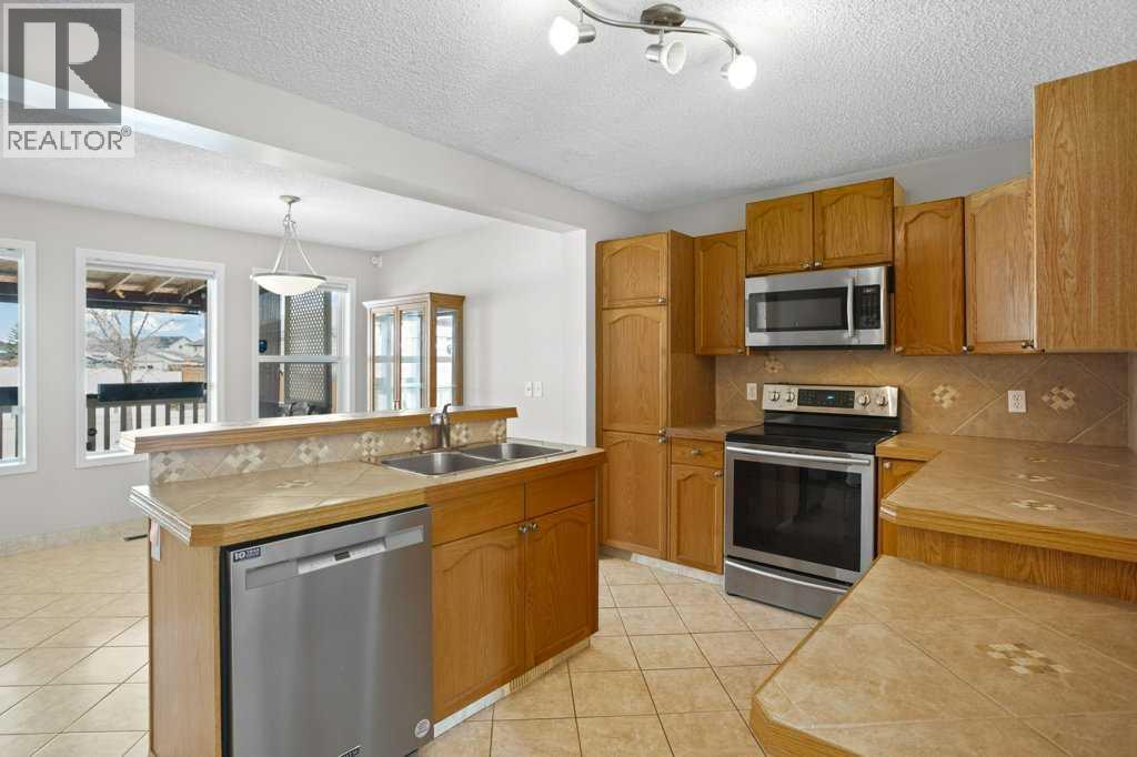 Single Family House for Sale in  Eversyde Circle SW Evergreen Calgary 