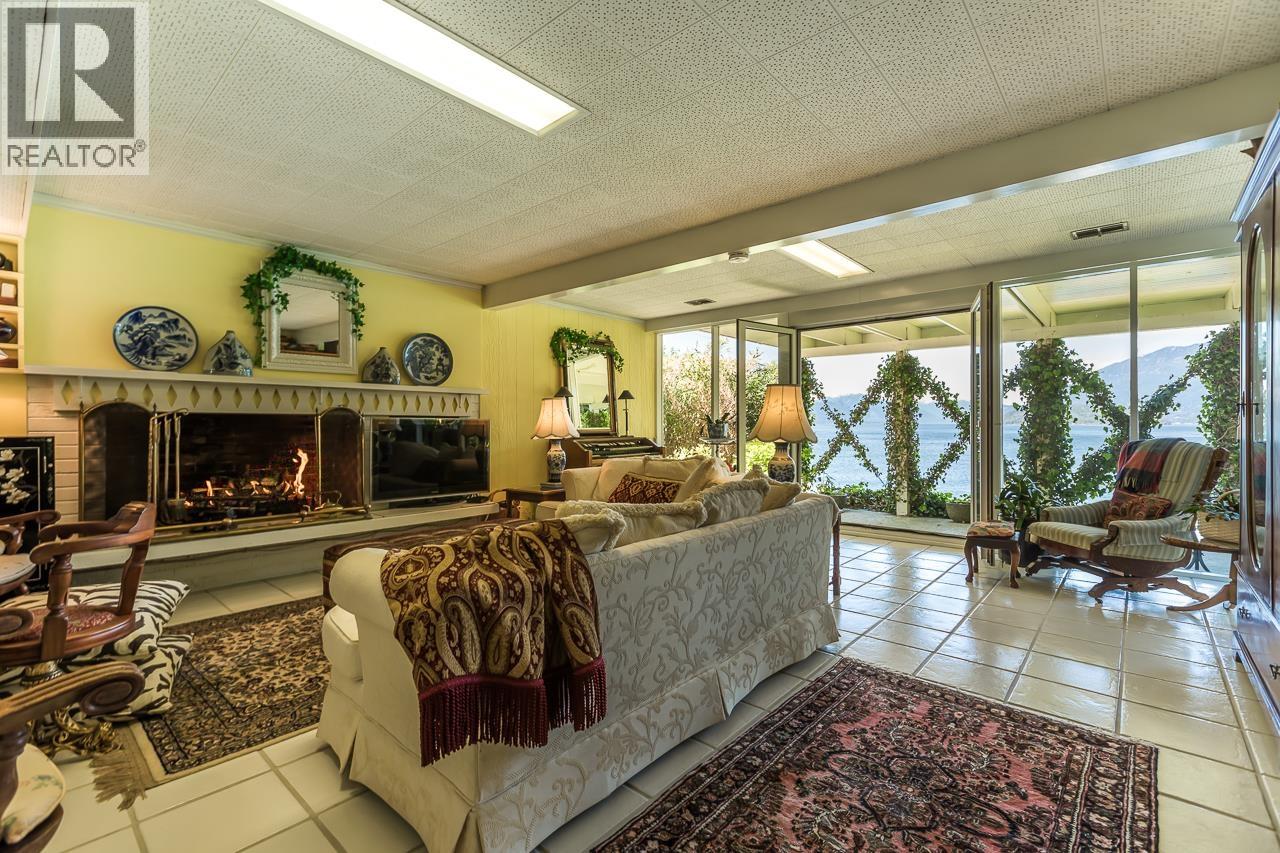 7145 CLIFF ROAD, West Vancouver