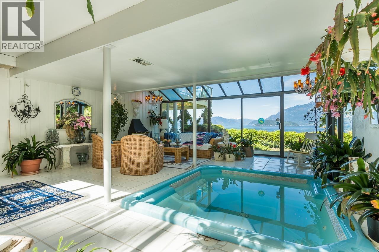 7145 CLIFF ROAD, West Vancouver