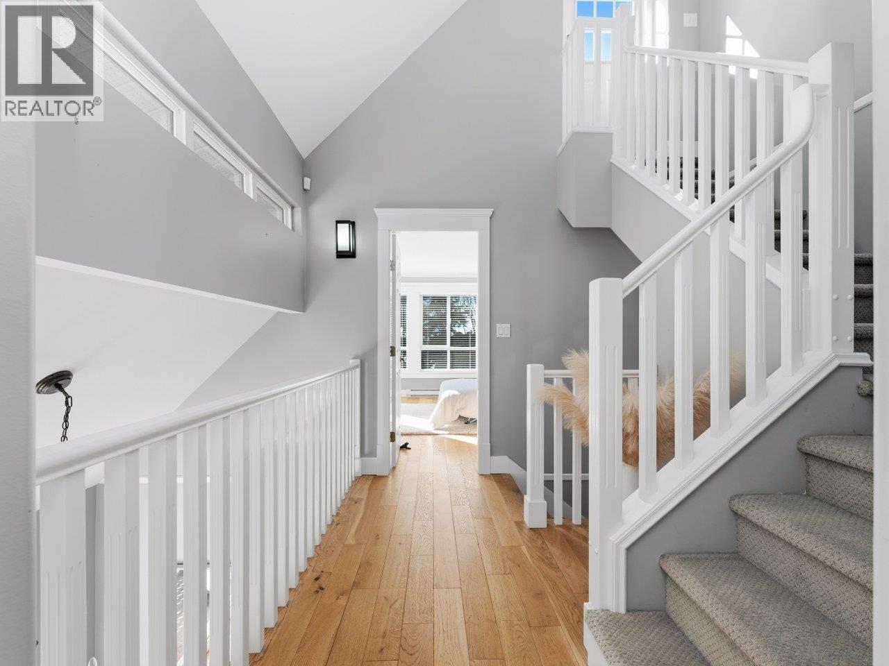 280 E 5TH STREET, North Vancouver