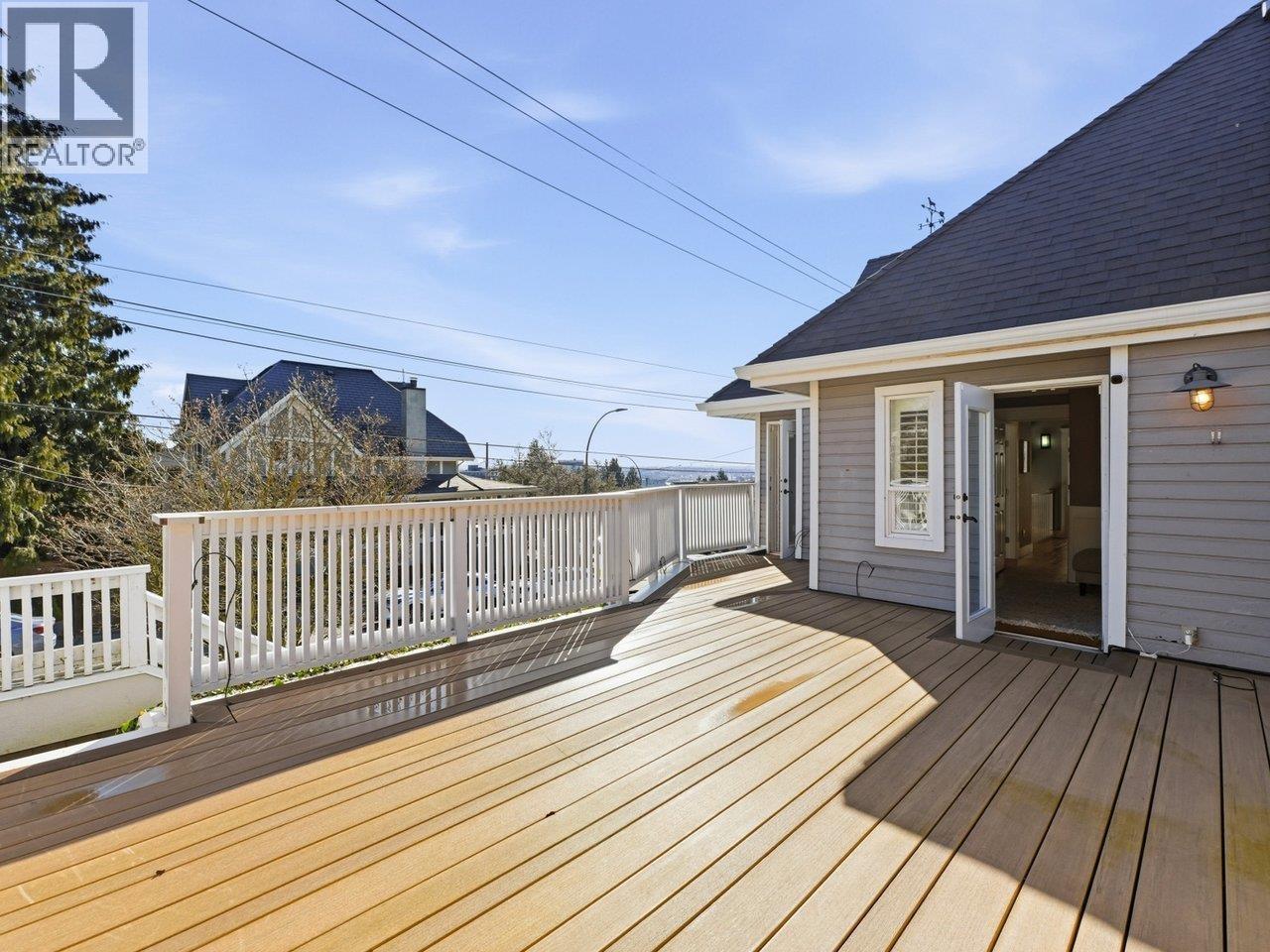 280 E 5TH STREET, North Vancouver