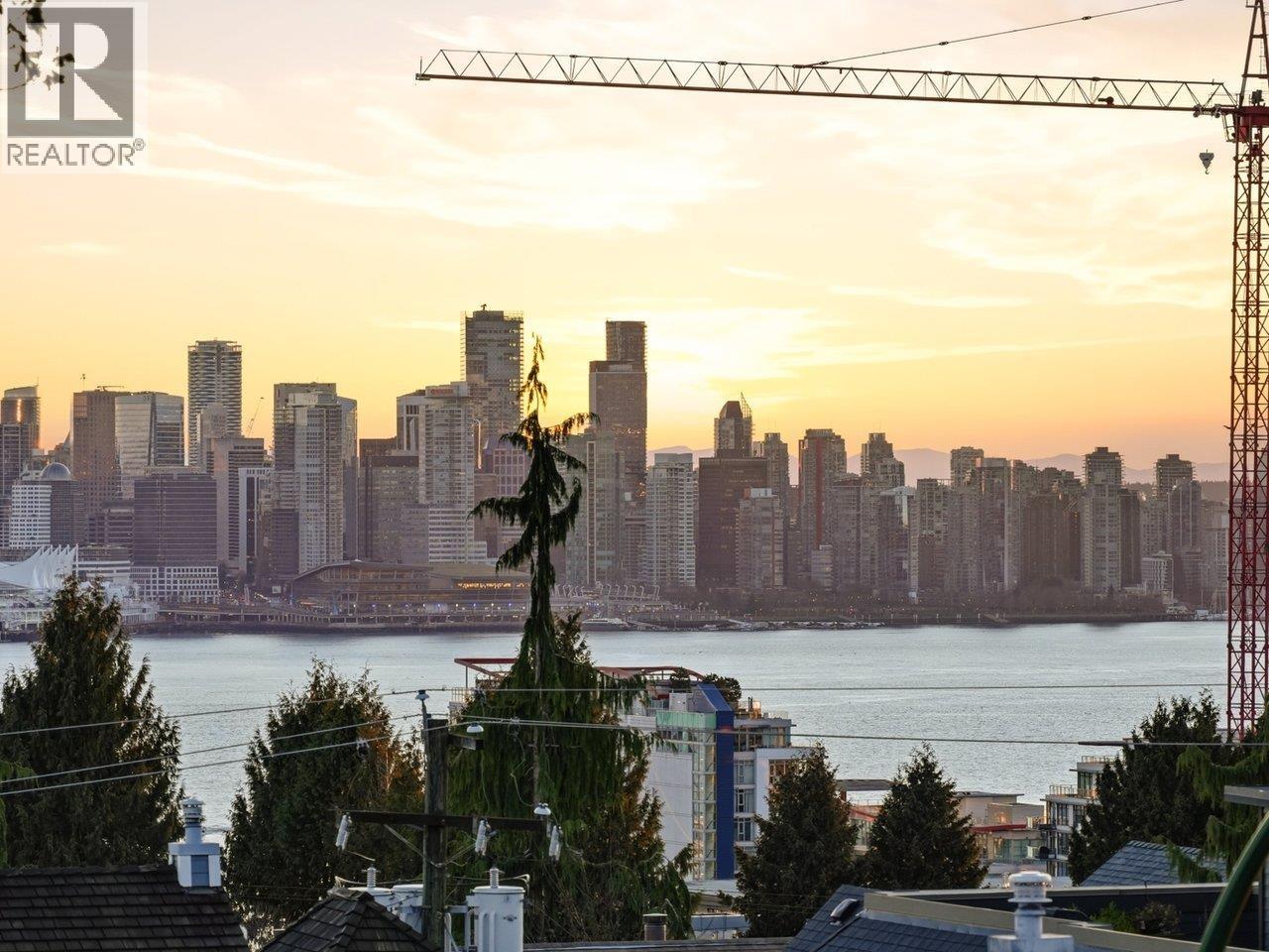 280 E 5TH STREET, North Vancouver