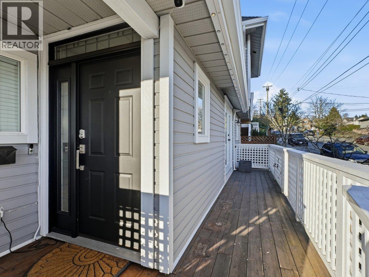 280 E 5TH STREET, North Vancouver