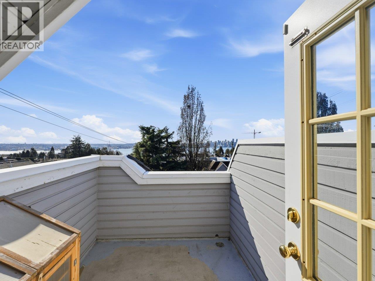 280 E 5TH STREET, North Vancouver