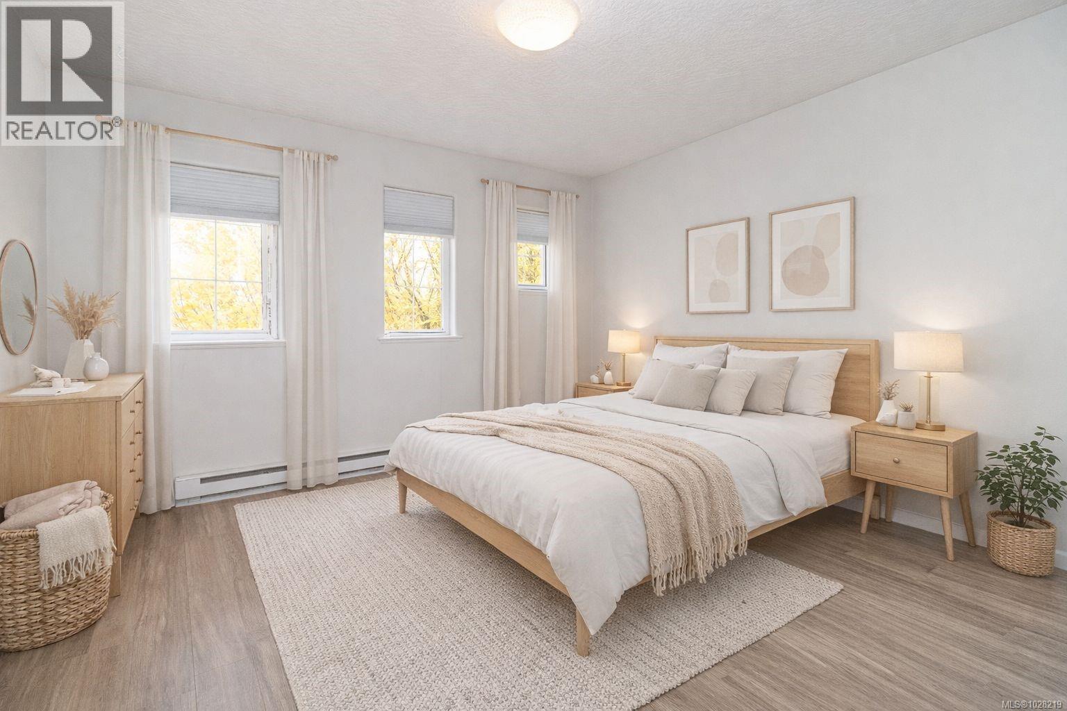 #13 1043 CALEDONIA AVE - 16