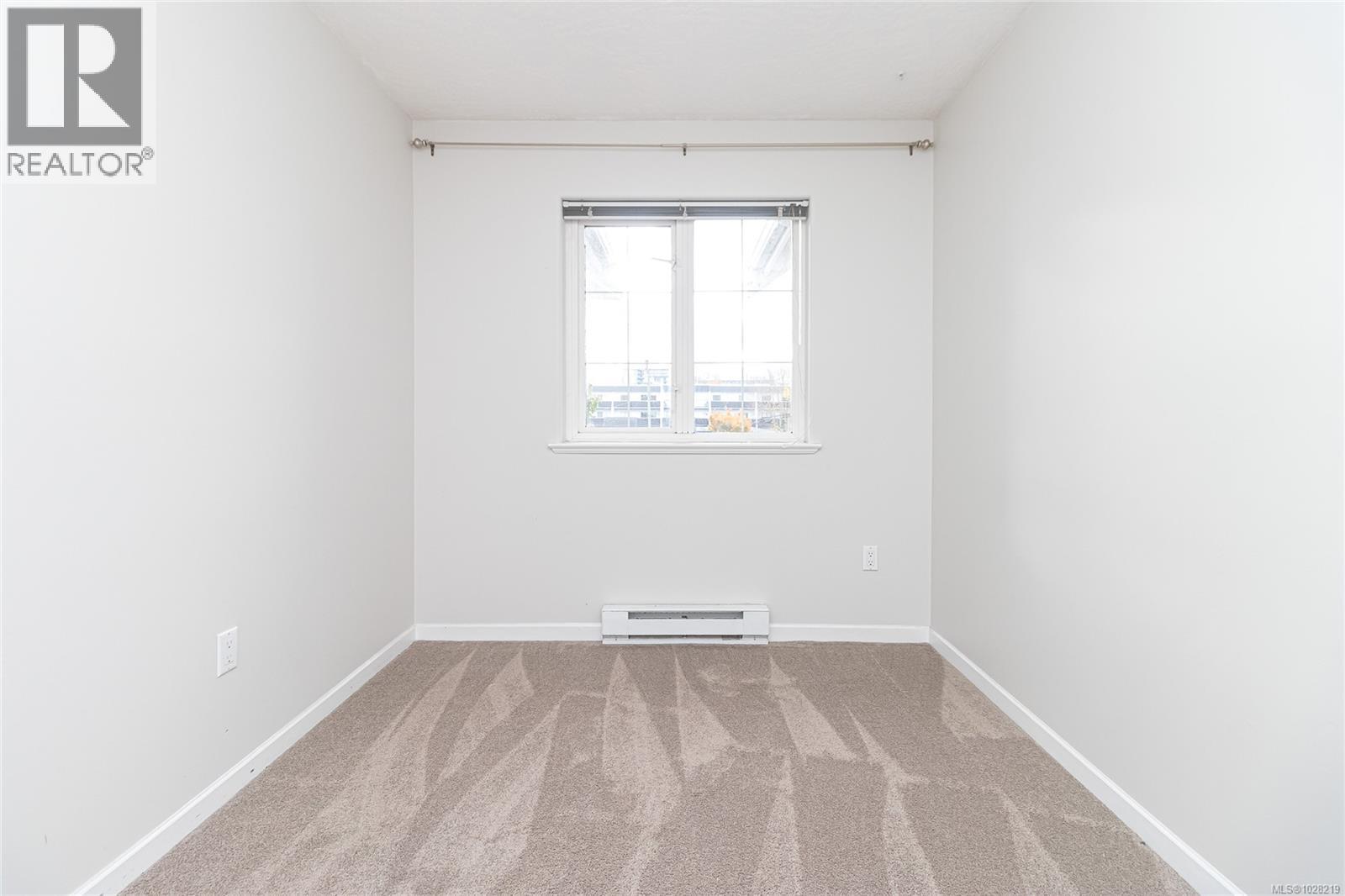 #13 1043 CALEDONIA AVE - 21