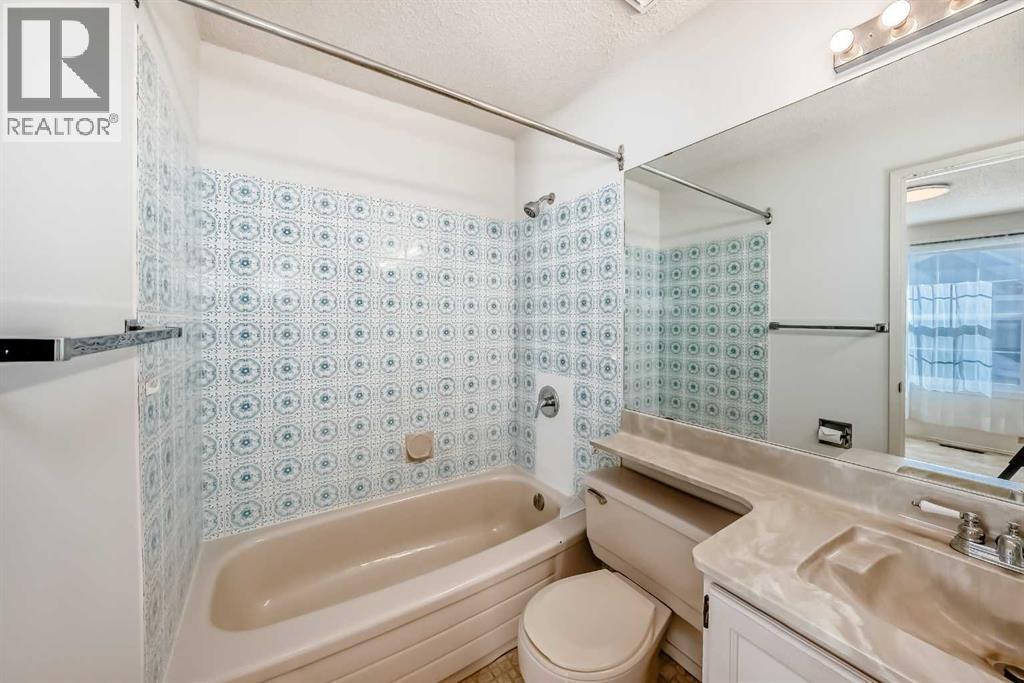 Single Family House for Sale in   Berwick Crescent NW Beddington Heights Calgary 