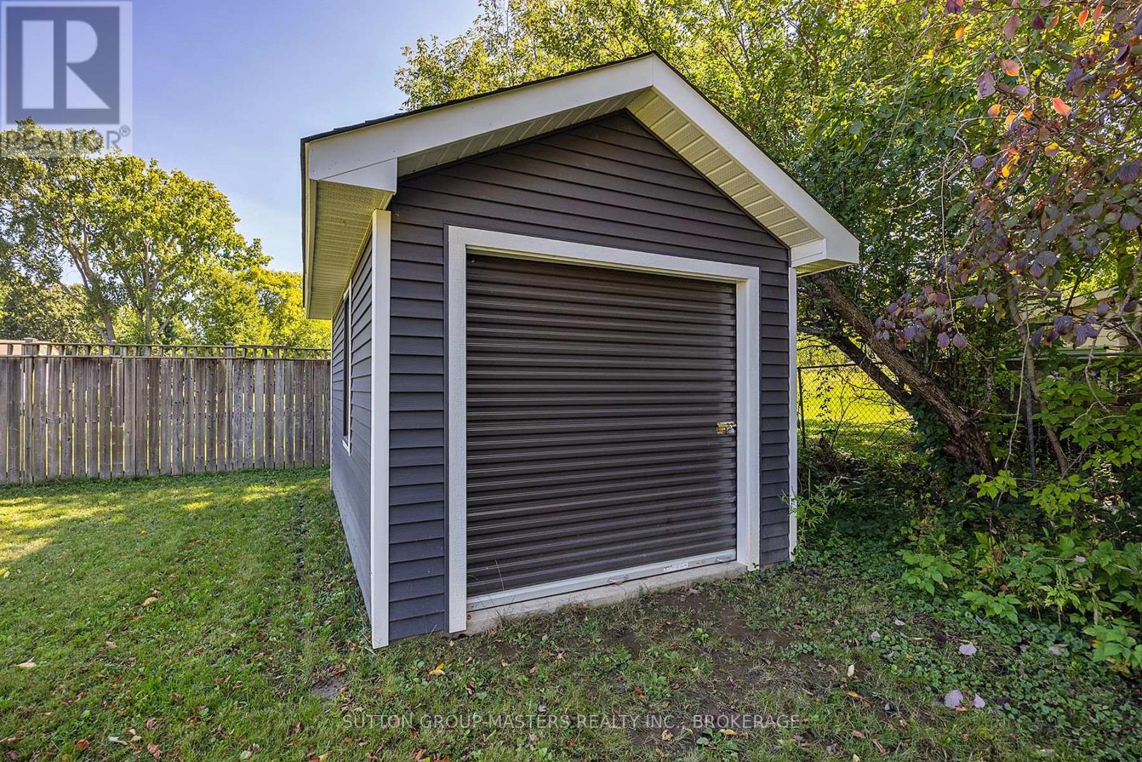 247 ARNOLD STREET - 9
