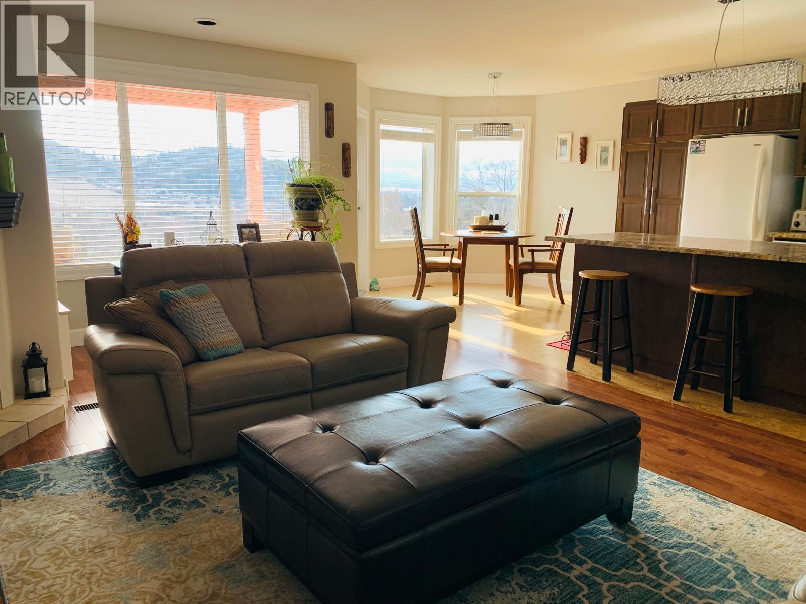  573 Spruceview Place North, Kelowna