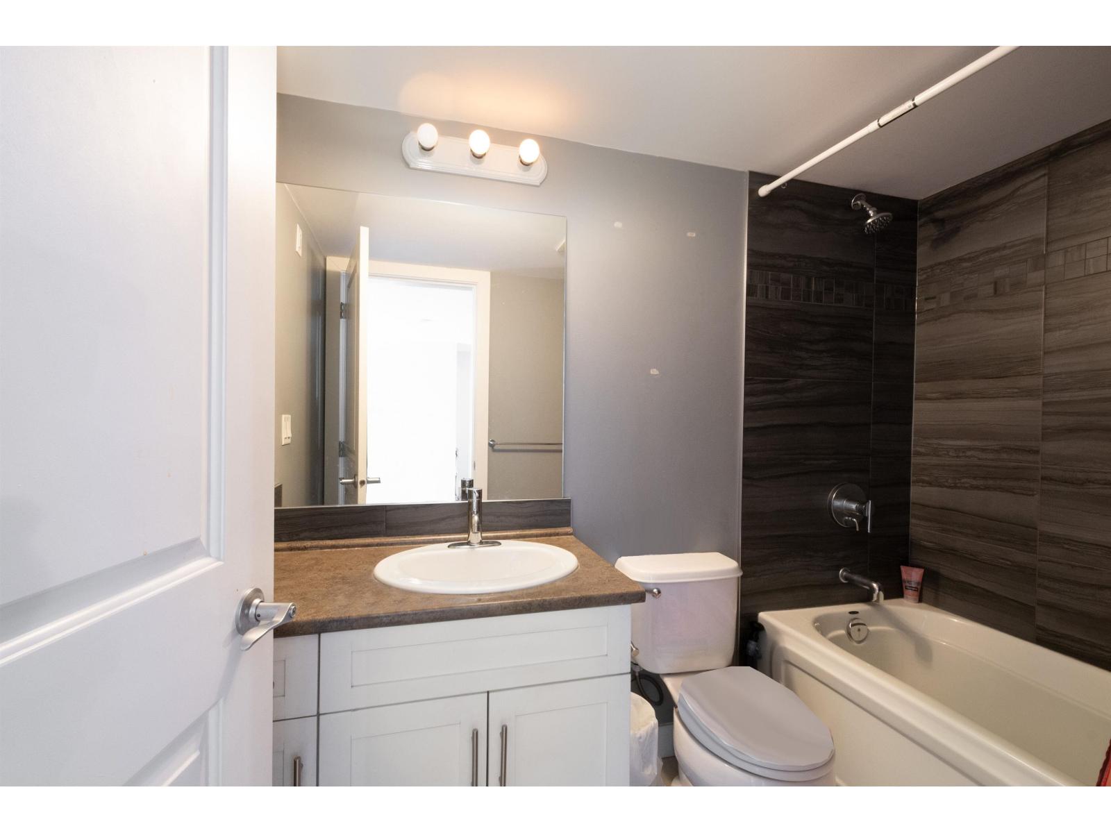 207 9422 VICTOR STREET, Chilliwack Proper East, Chilliwack