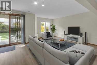 Single Family House for Sale in  Edgepark Villas NW Edgemont Calgary 