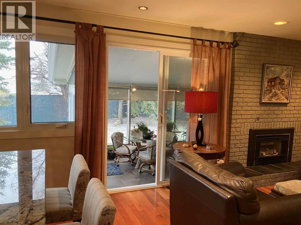 Single Family House Bungalow for Sale in  Lake Wood Place SE Lake Bonavista Calgary 