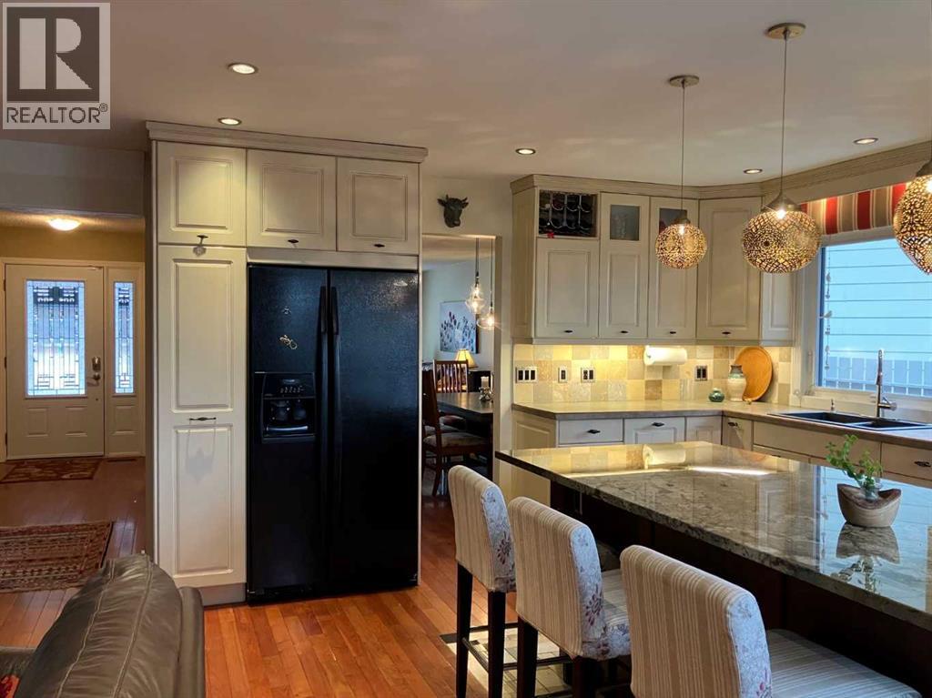 Single Family House Bungalow for Sale in  Lake Wood Place SE Lake Bonavista Calgary 