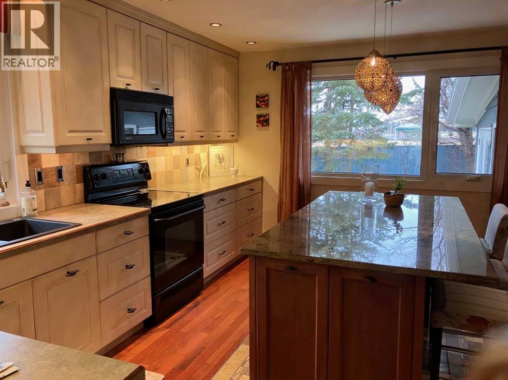 Single Family House Bungalow for Sale in  Lake Wood Place SE Lake Bonavista Calgary 