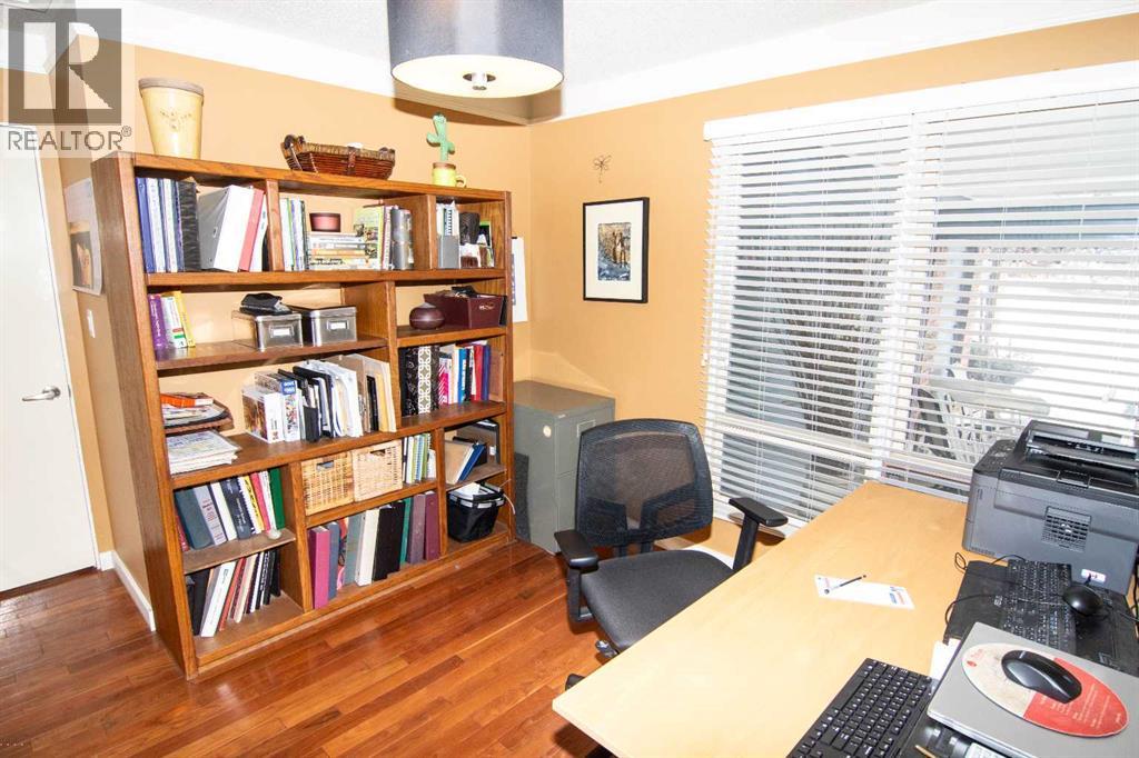 Single Family House Bungalow for Sale in  Lake Wood Place SE Lake Bonavista Calgary 