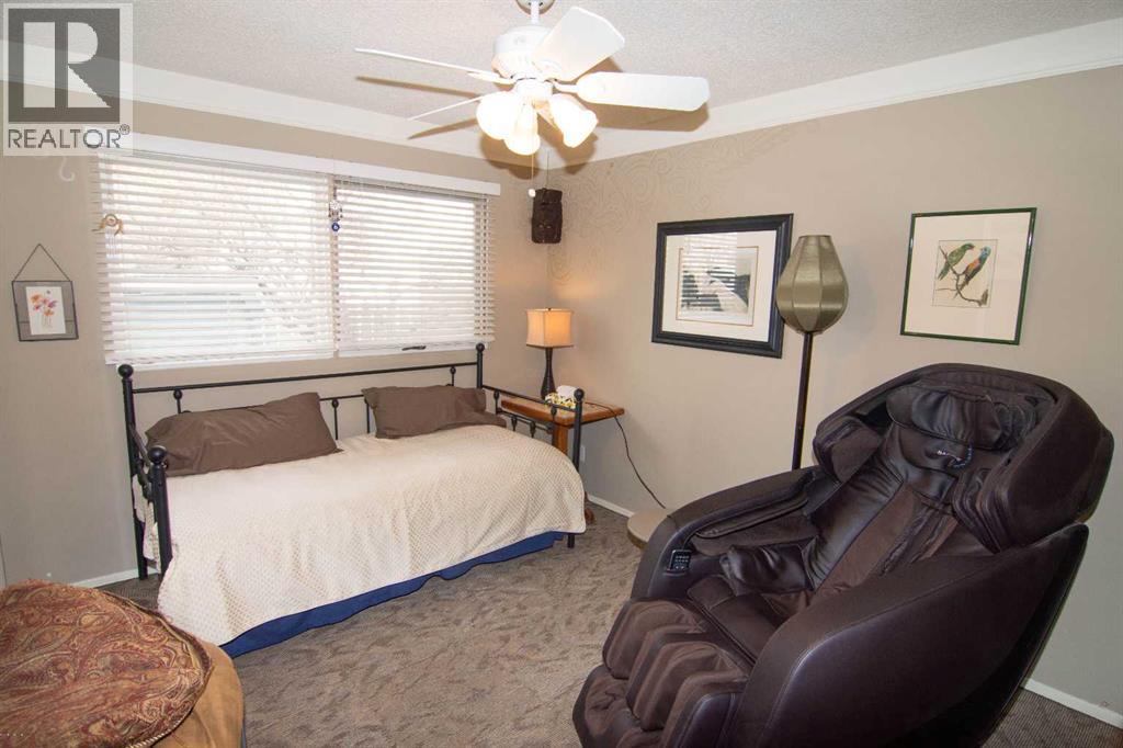 Single Family House Bungalow for Sale in  Lake Wood Place SE Lake Bonavista Calgary 