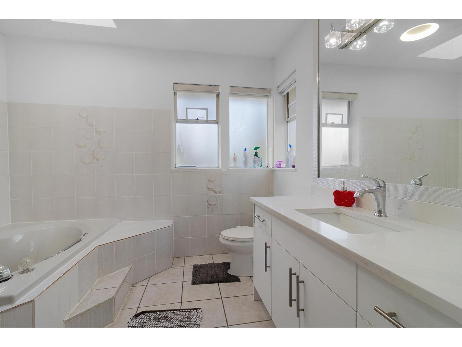 31021 CREEKSIDE DRIVE, Abbotsford