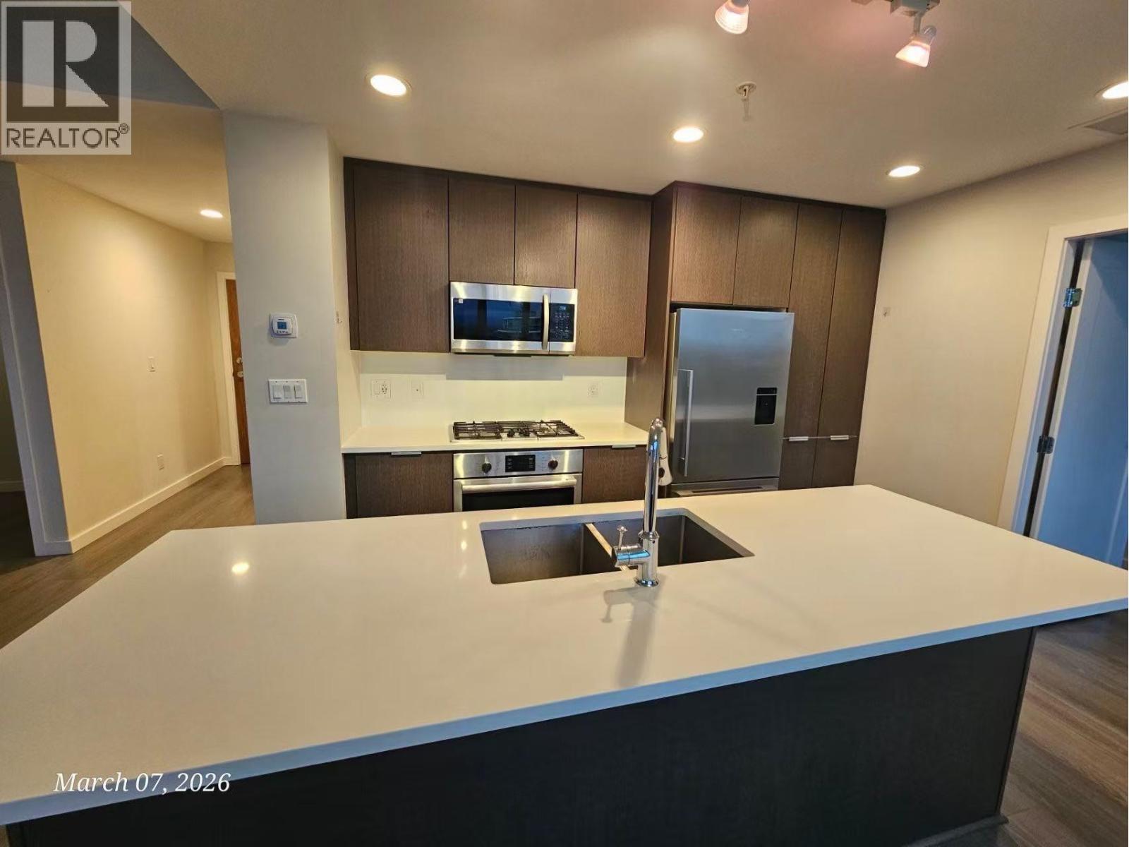 1605 3333 SEXSMITH ROAD