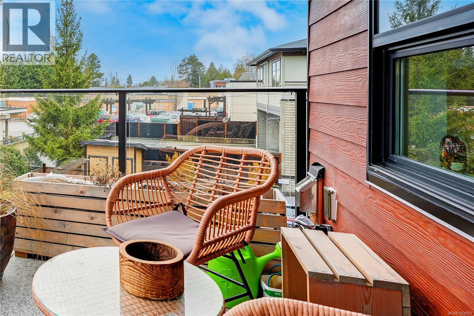 #308 7162 WEST SAANICH RD - 18