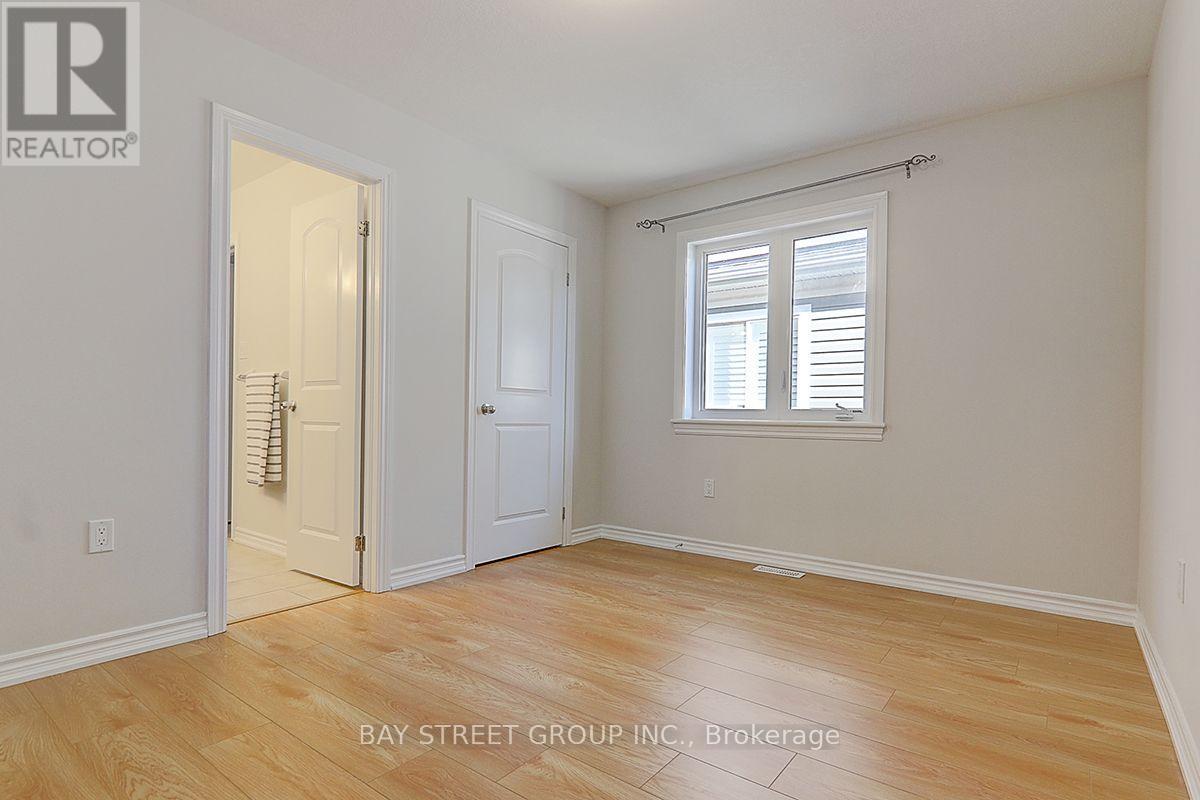 29 BAMBURG STREET N - 33