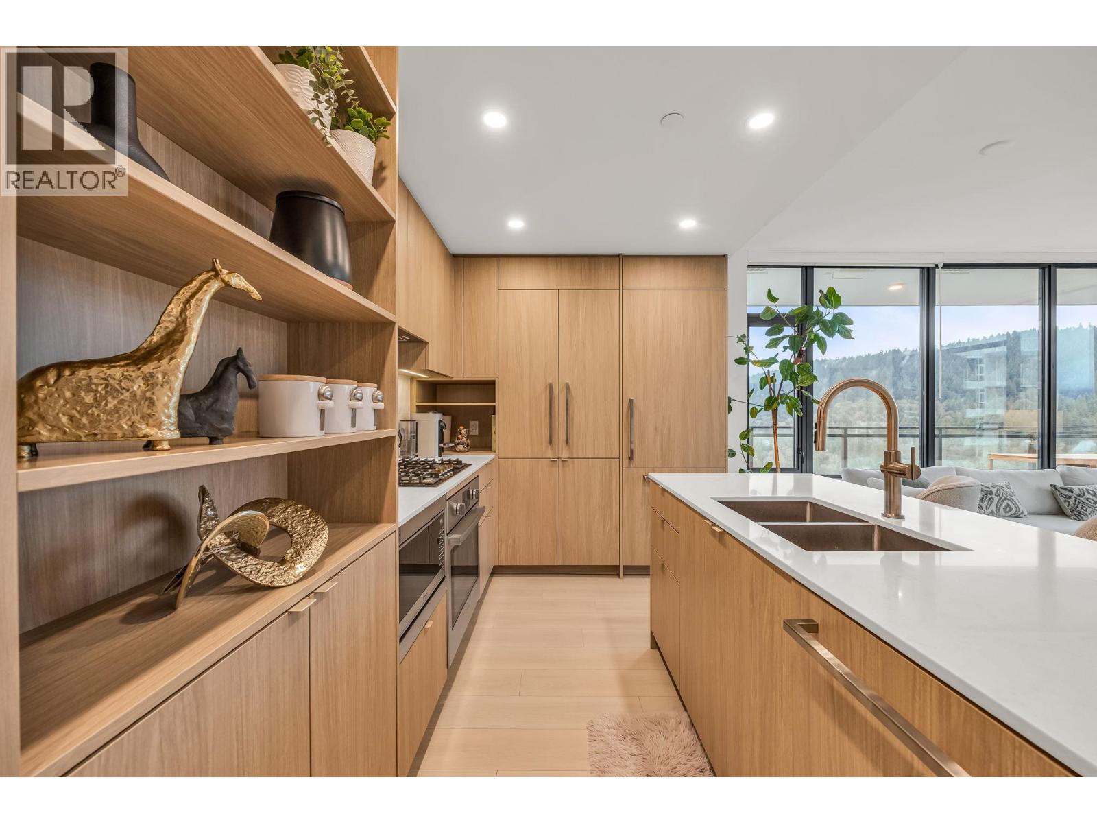 1705 626 CLAREMONT Street - photo 2