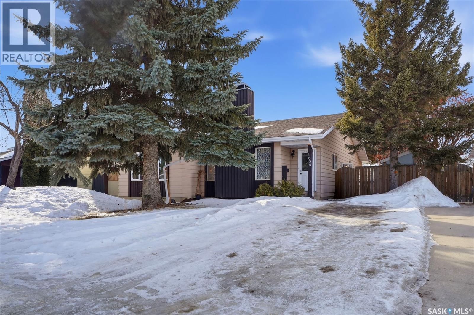 1608 VICKIES AVENUE - Image 2