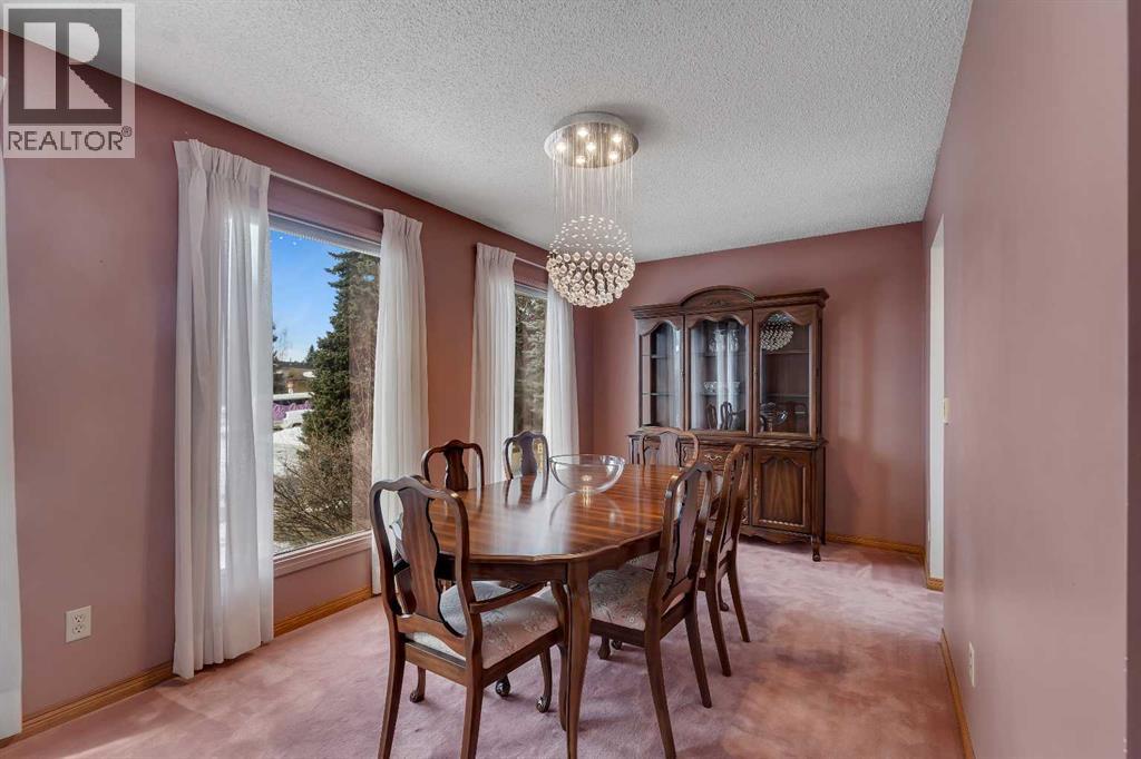 Single Family House for Sale in  Woodbrook Place SW Woodbine Calgary 