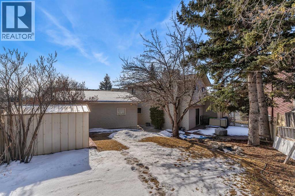 Single Family House for Sale in  Woodbrook Place SW Woodbine Calgary 