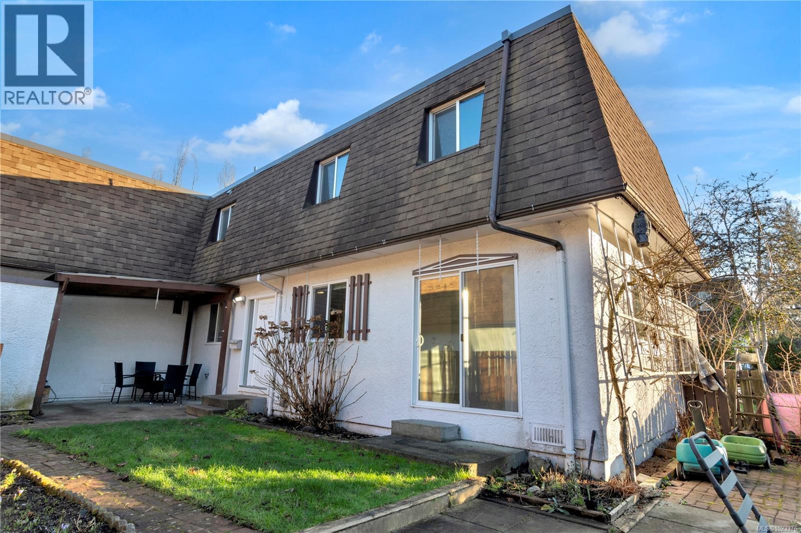 #11 9 BUTTERTUBS DR - 23