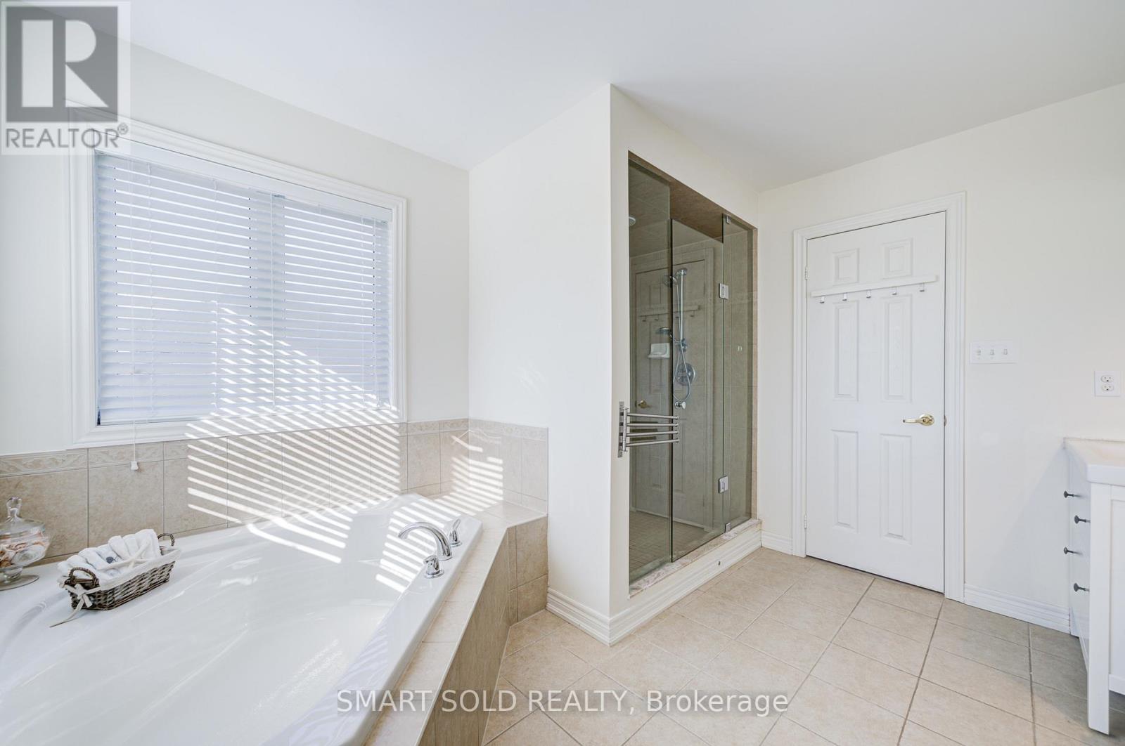 Single Family House for Sale in  GOLDEN ORCHARD ROAD Vaughan (Patterson) 