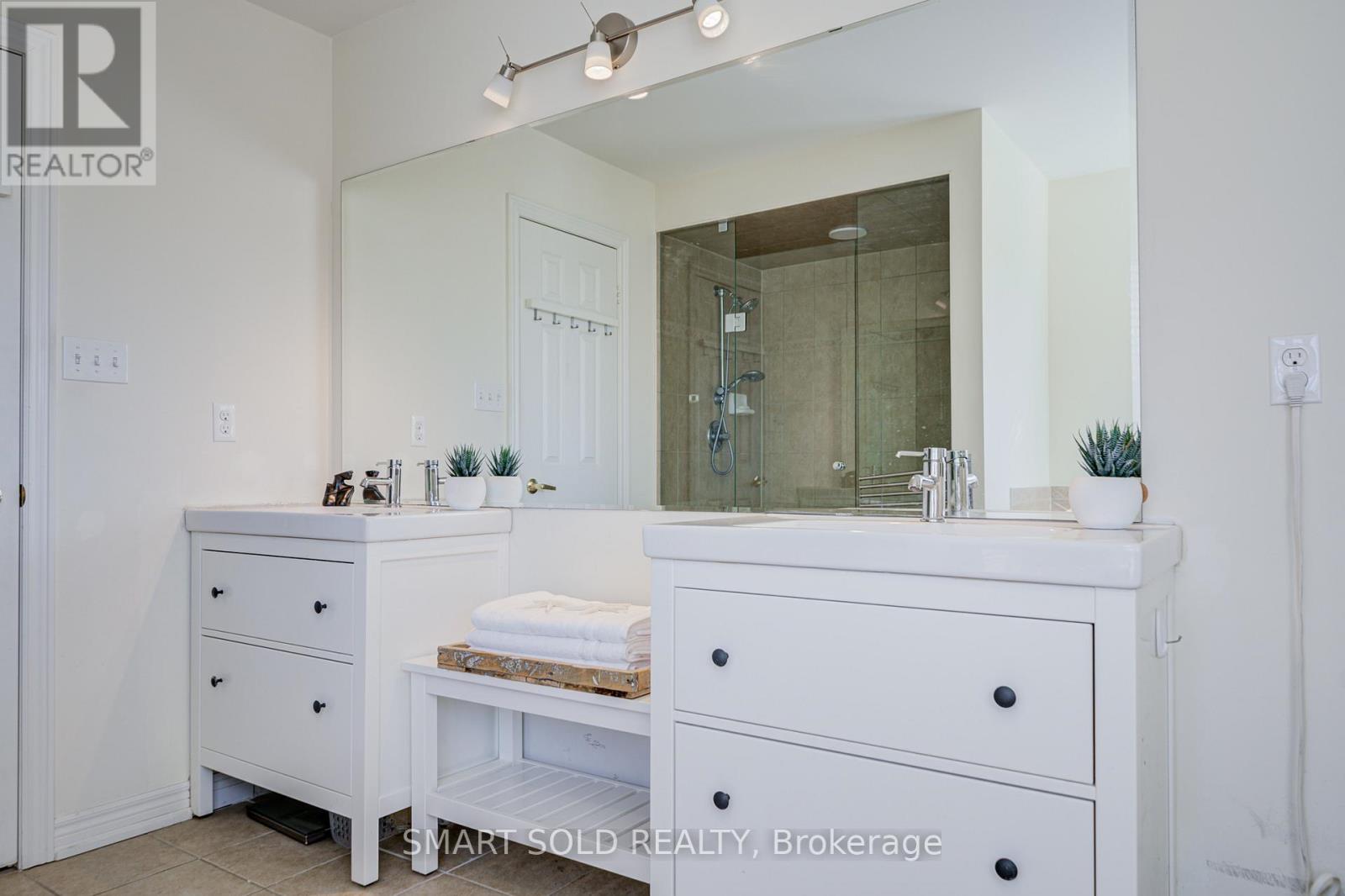 Single Family House for Sale in  GOLDEN ORCHARD ROAD Vaughan (Patterson) 