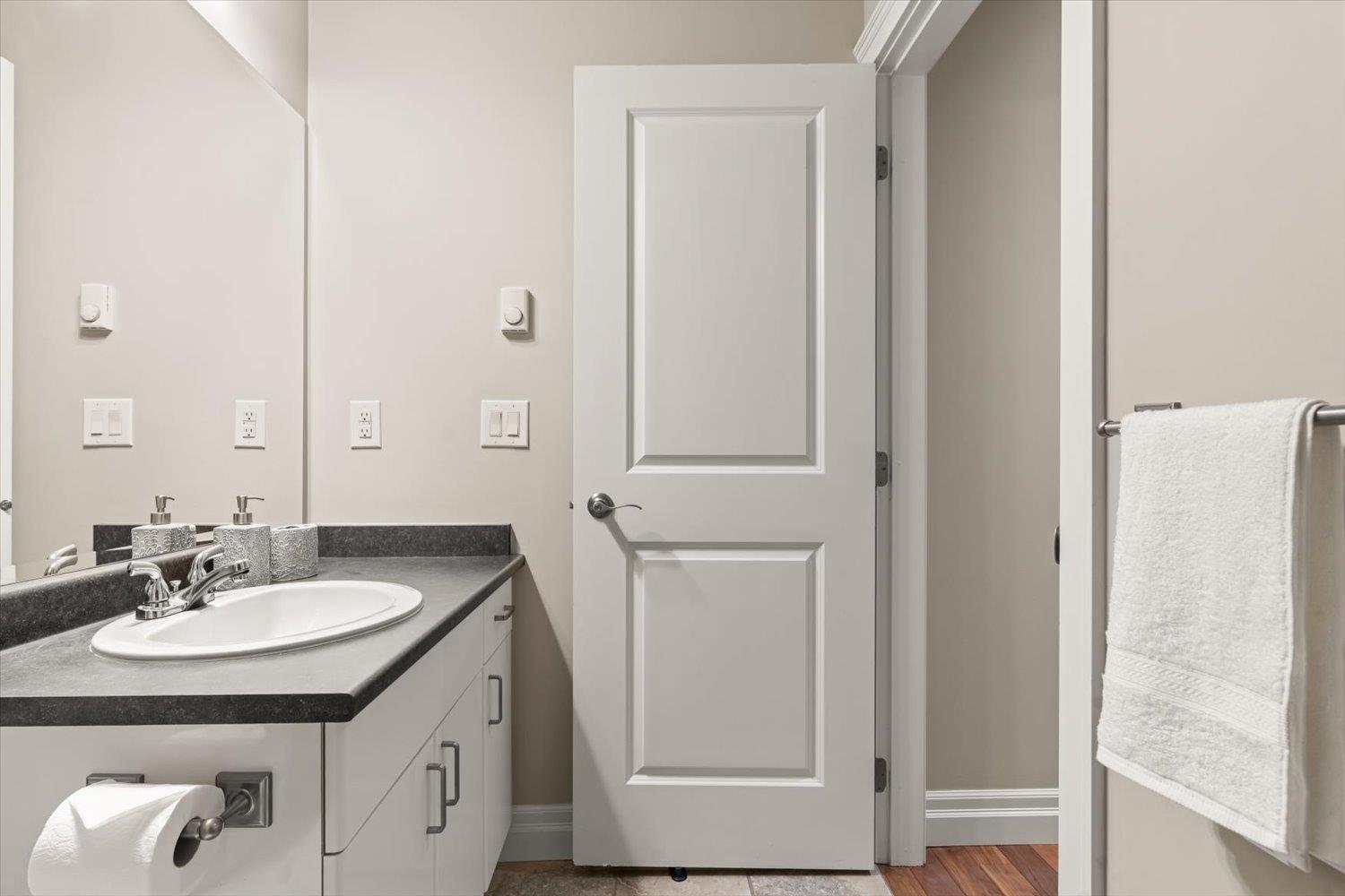 102B 45595 TAMIHI WAY, Garrison Crossing, Chilliwack