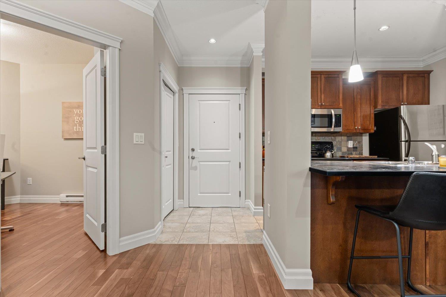 102B 45595 TAMIHI WAY, Garrison Crossing, Chilliwack