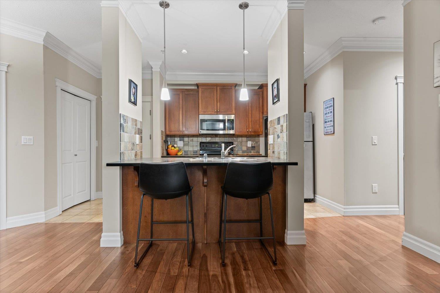 102B 45595 TAMIHI WAY, Garrison Crossing, Chilliwack